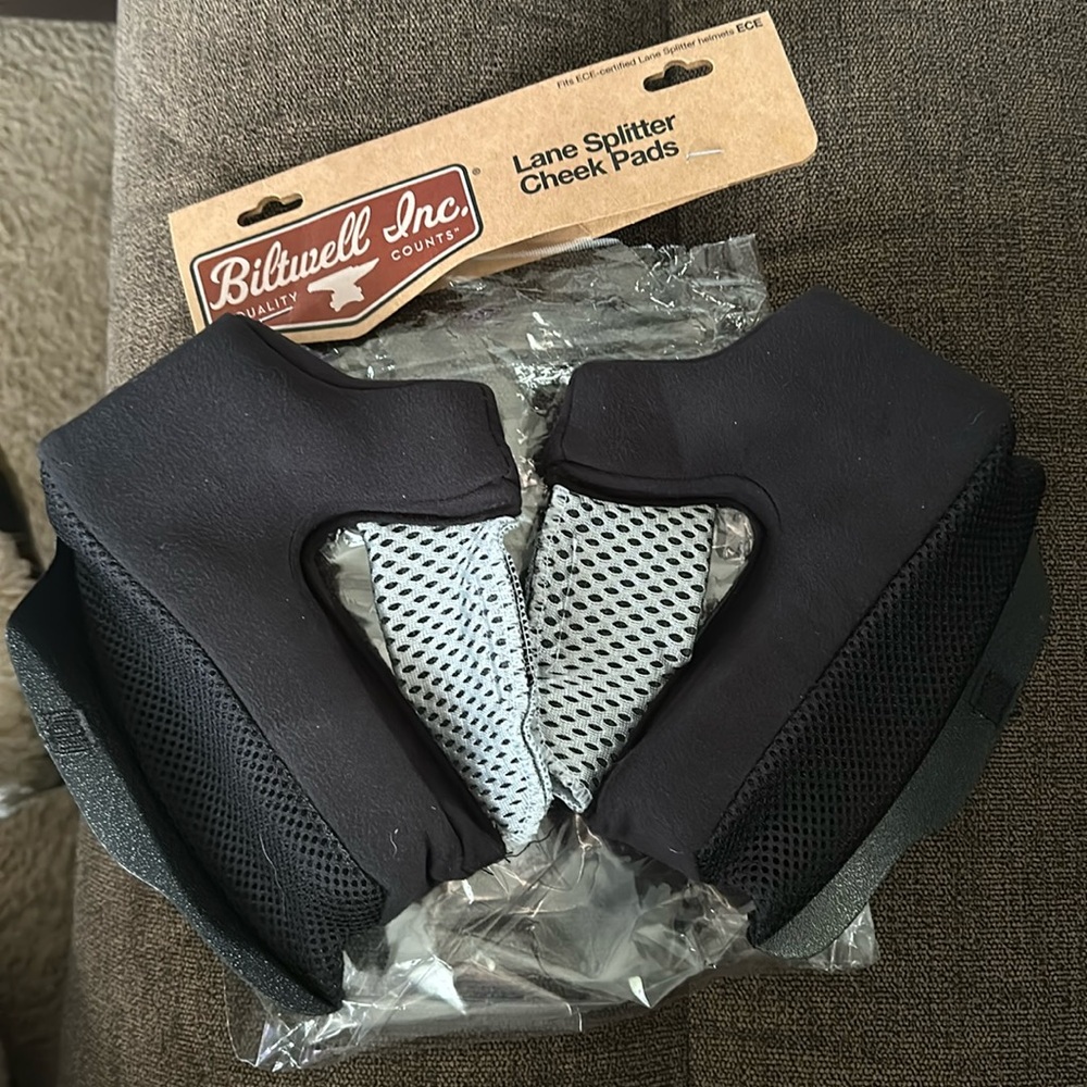 Biltwell Lane Splitter Cheek Pads 29mm